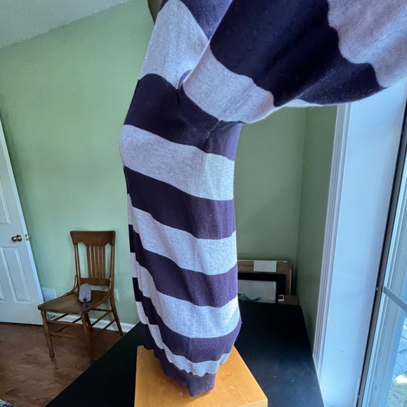 Vintage Gap Boyfriend Sweater with thick navy & light gray stripes-Adult Small - Picture 4 of 16
